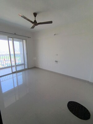 Room in 2 BHK Apartment at Sukhwani Hermosa Casa, Mundhwa – for Rent