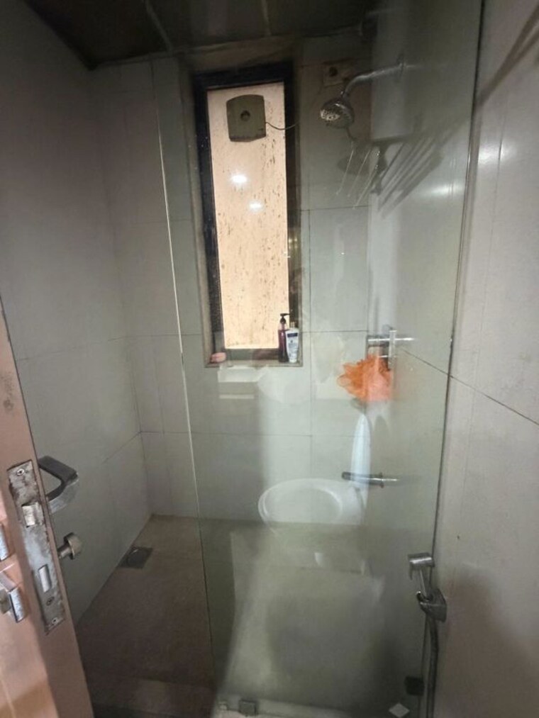 Bathroom, dadar west 3.5 Bedroom 1315 Sq.Ft. Apartment In Dadar West Mumbai 10409759