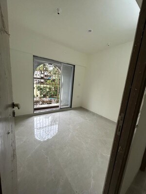 Room in 1 BHK Apartment at Tharwani Vedant Nakshatra Apartment, Badlapur West – for Sale