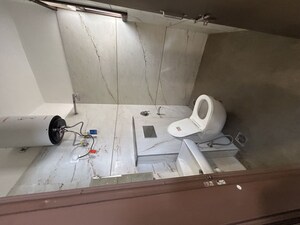 Bathroom in 1 BHK Builder Floor at Sector 23 – for Rent