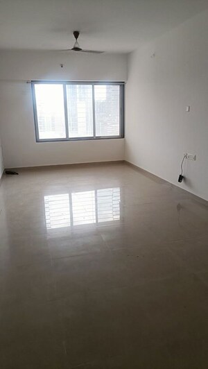Room in 3 BHK Apartment at SSD Goregaon Pearl CHSL, Goregaon West – for Rent