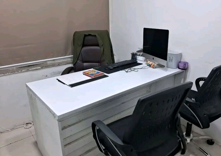 Team Area, sector 2 Commercial Office Space 300 Sq.Ft. In Sector 2 Noida 10409800