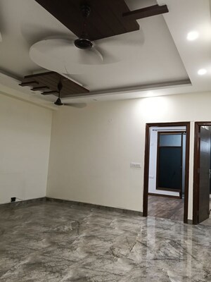 Room in 2 BHK Builder Floor at Sector 23 – for Rent