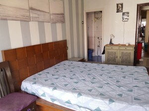 Bedroom in 2 BHK Apartment at Andheri West – for Rent
