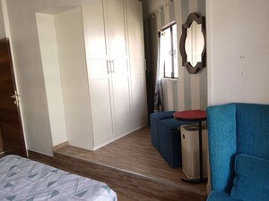 Bedroom in 2 BHK Apartment at Andheri West – for Rent