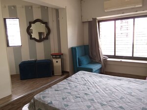 Bedroom in 2 BHK Apartment at Andheri West – for Rent