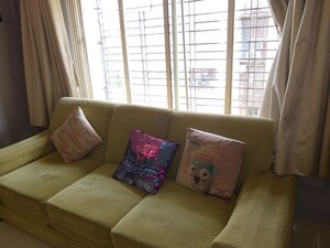 Furnished Amenities in 2 BHK Apartment at Andheri West – for Rent
