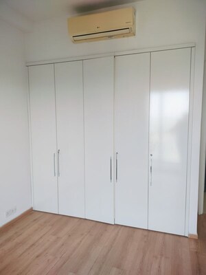Room in 3 BHK Apartment at Ireo Skyon, Sector 60 – for Rent