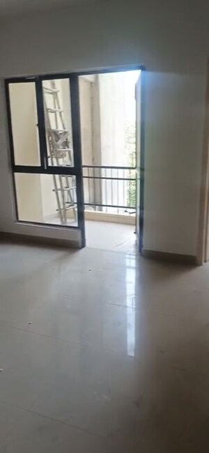 Room in 2.5 BHK Apartment at SG Impressions 58, Raj Nagar Extension – for Sale