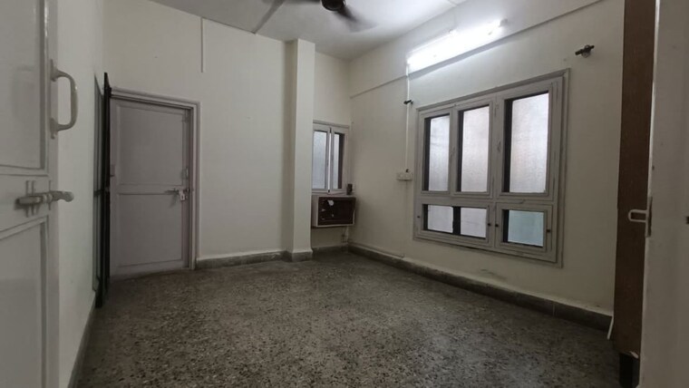 Room, subhash nagar 3 Bedroom 900 Sq.Ft. Apartment In Subhash Nagar Thane 10409874