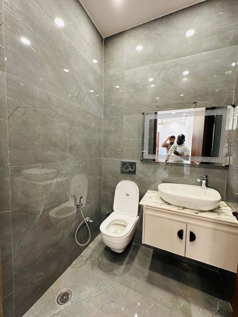 Bathroom, chattarpur 3 Bedroom 5000 Sq.Ft. Villa In Chattarpur Delhi 10409876