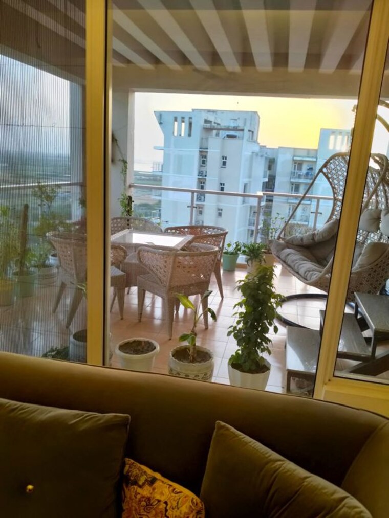 Balcony, experion-the-heart-song 5 Bedroom 4300 Sq.Ft. Penthouse In Sector 108 Gurgaon 10409866