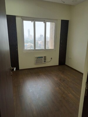 Room in 2.5 BHK Apartment at Runwal Greens, Mulund West – for Sale