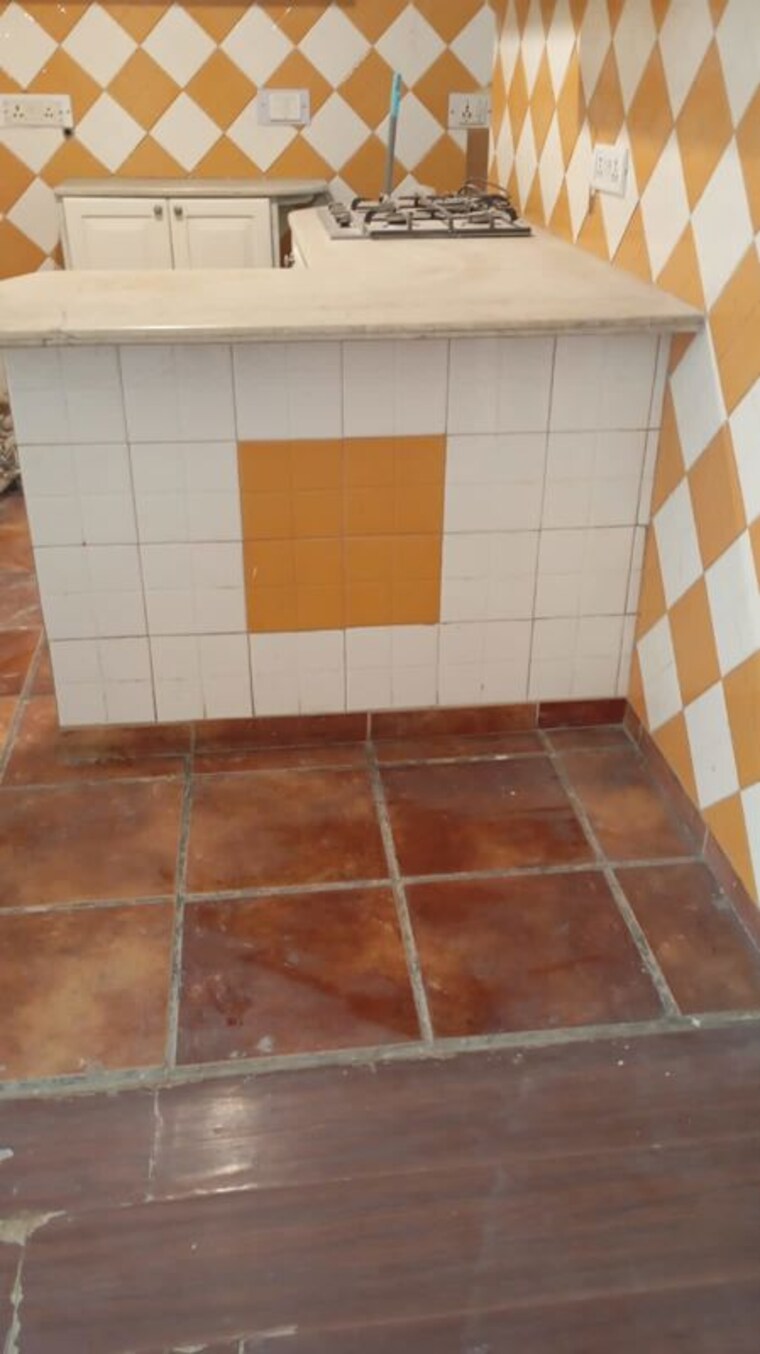 Bathroom, sector 38 3 Bedroom 150 Sq.Ft. Apartment In Sector 38 Gurgaon 10409931
