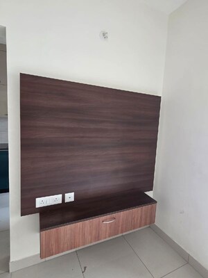 Room in 3 BHK Apartment at Provident Equinox 3, Mysore Road – for Rent