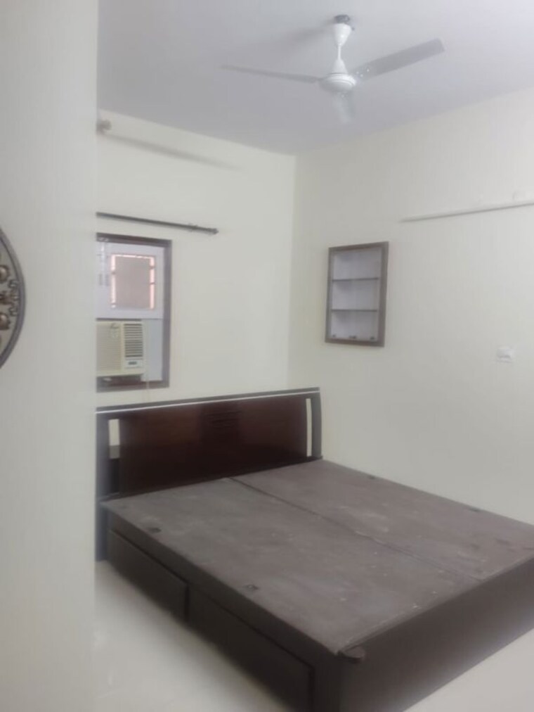 Room, gulmohar park 2 Bedroom 1200 Sq.Ft. Builder Floor In Gulmohar Park Delhi 10409972