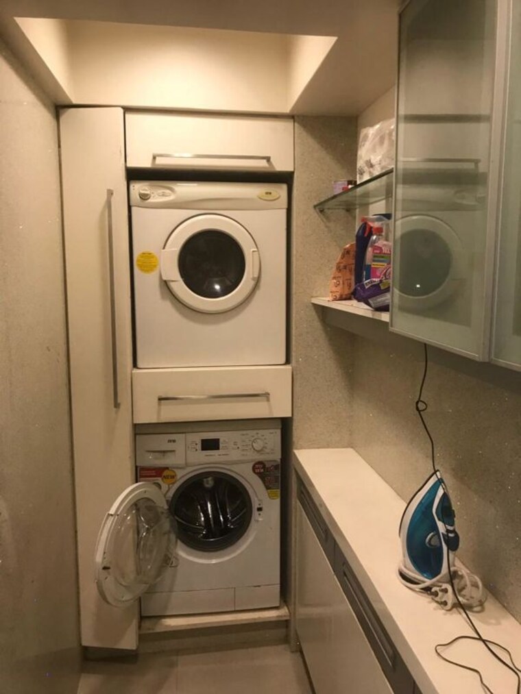 Bathroom, h-m-tower 3 Bedroom 2550 Sq.Ft. Apartment In Bandra West Mumbai 10410010