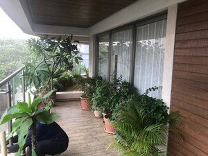 Parking in 3 BHK Apartment at H&M Tower, Bandra West – for Rent