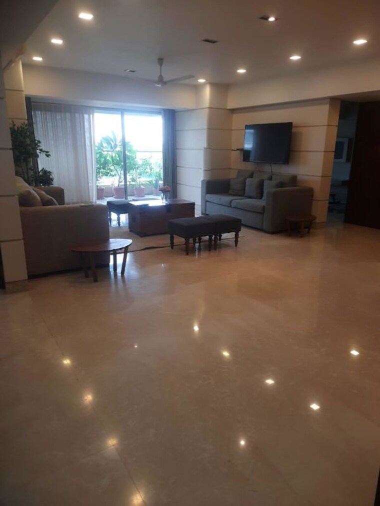  Parking, h-m-tower 3 Bedroom 2550 Sq.Ft. Apartment In Bandra West Mumbai 10410010