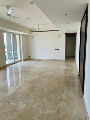 Room in 3 BHK Apartment at Mahindra Luminare, Sector 59 – for Rent