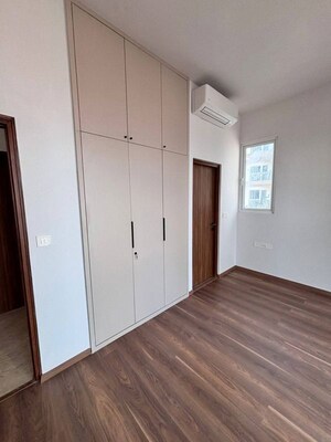 Room in 3 BHK Apartment at Conscient Hines Elevate, Sector 59 – for Rent