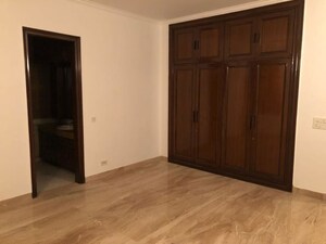 Room in 4 BHK Builder Floor at Vasant Vihar – for Rent