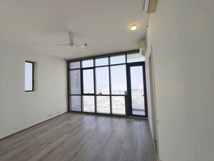 Room in 4 BHK Apartment at Ireo Skyon, Sector 60 – for Rent