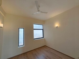 Room in 4 BHK Apartment at Ireo Skyon, Sector 60 – for Rent