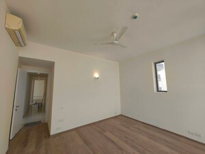 Room in 4 BHK Apartment at Ireo Skyon, Sector 60 – for Rent