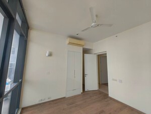 Room in 4 BHK Apartment at Ireo Skyon, Sector 60 – for Rent