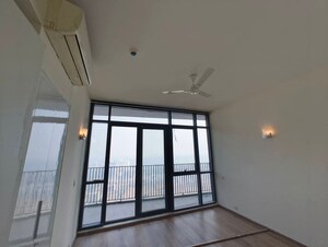 Room in 4 BHK Apartment at Ireo Skyon, Sector 60 – for Rent