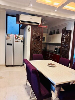 Bedroom in 2 BHK Builder Floor at Ansal Plaza Gurgaon, Palam Vihar – for Rent