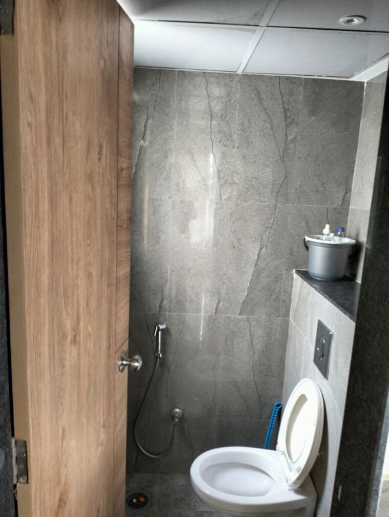 Bathroom, abhinav-pebbles-urbania 2 Bedroom 1000 Sq.Ft. Apartment In Bavdhan Pune 10410110