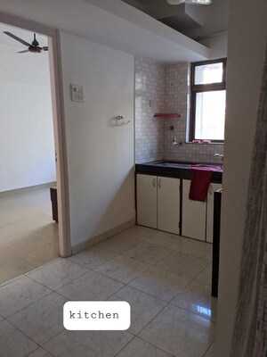 Room in 1 BHK Apartment at Dosti Estates, Wadala East – for Rent