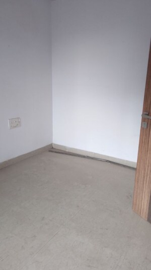 Room in 1 BHK Apartment at Tharwani Vedant Millenia, Titwala – for Rent