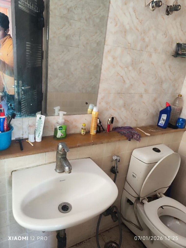 Bathroom, jaypee-greens-klassic-heights 3.5 Bedroom 1350 Sq.Ft. Apartment In Sector 134 Noida 10410150