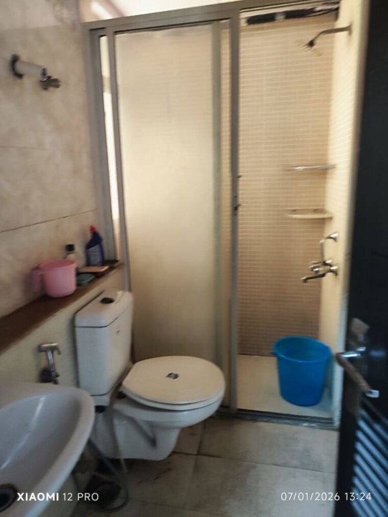 Bathroom, jaypee-greens-klassic-heights 3.5 Bedroom 1350 Sq.Ft. Apartment In Sector 134 Noida 10410150