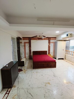 Living Room in 4 BHK Apartment at Walkeshwar – for Rent