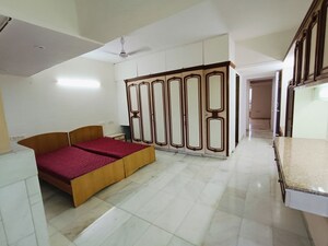 Bedroom in 4 BHK Apartment at Walkeshwar – for Rent