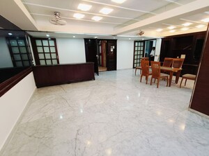 Parking in 4 BHK Apartment at Walkeshwar – for Rent