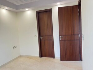Room in 3 BHK Builder Floor at Savitri Nagar – for Rent