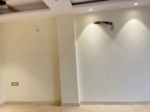 Room in 3 BHK Builder Floor at Savitri Nagar – for Rent