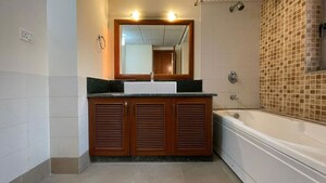 Kitchen in 5 BHK Apartment at Parsvnath Exotica, Sector 53 – for Rent