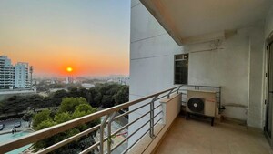 Balcony in 5 BHK Apartment at Parsvnath Exotica, Sector 53 – for Rent