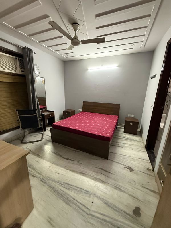 2 BHK Builder Floor For Rent in Sector 52