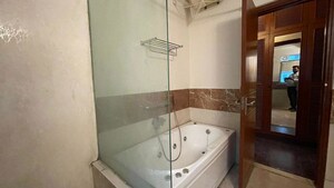 Bathroom in 5 BHK Apartment at Parsvnath Exotica, Sector 53 – for Rent
