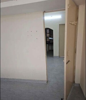 Room in 3 BHK Builder Floor at Pitampura – for Rent