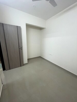 Room in 1 BHK Apartment at Satellite Garden, Goregaon East – for Rent