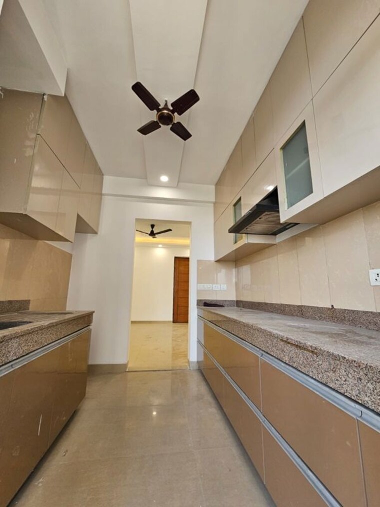 Kitchen, emaar-emerald-estate 3.5 Bedroom 1200 Sq.Ft. Apartment In Sector 65 Gurgaon 10410226