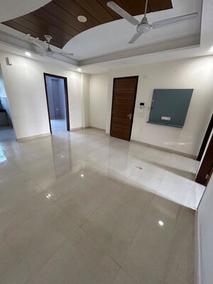 Room in 3 BHK Builder Floor at Sector 46 – for Rent
